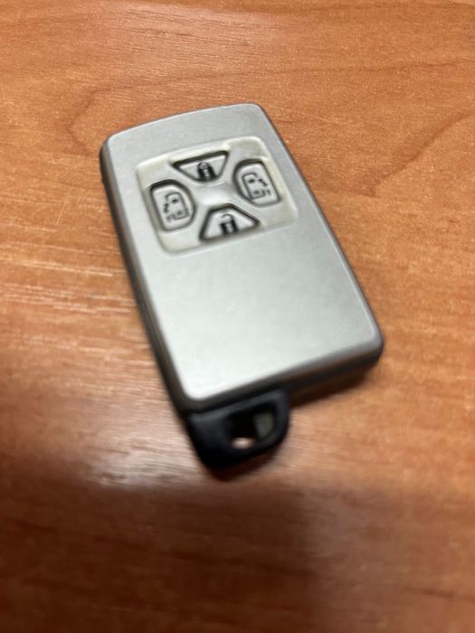 Смарт ключь тайота естима