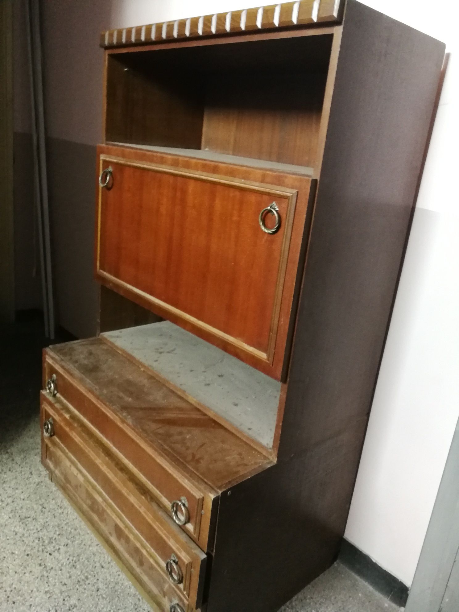 Модулна секция от кафяво ПДЧ