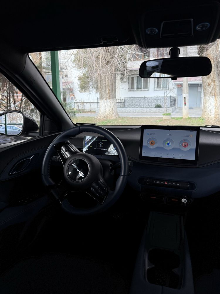 Продам BYD 405 seagull 2024 черный 12.000км