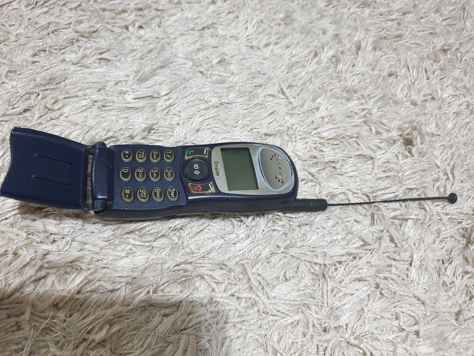 Telefon Mitsubishi Trium