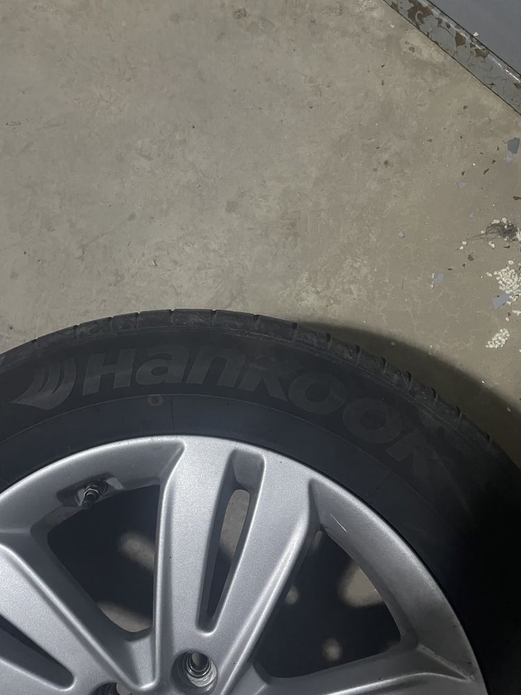 Летние шины в достойном состоянии.Hankook 235/60/17.