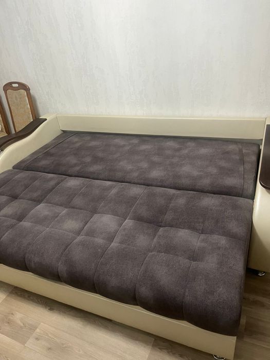 Продаю диван раздвижной