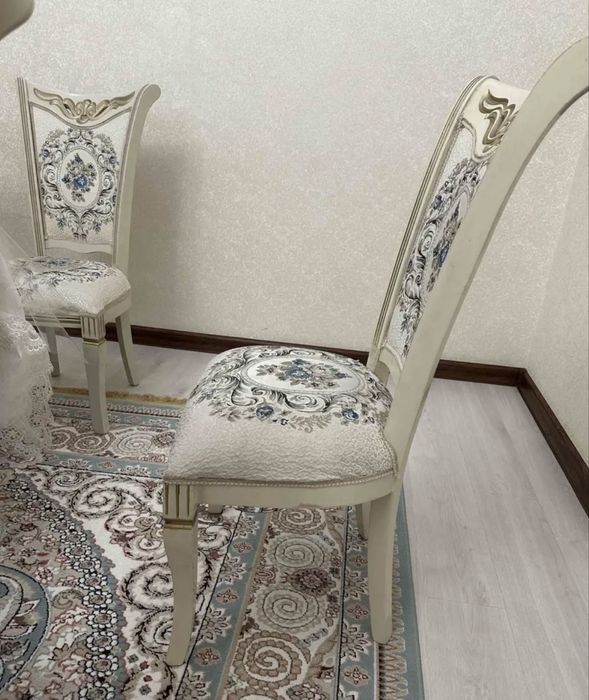 Стол-стулья  хорошем состояние