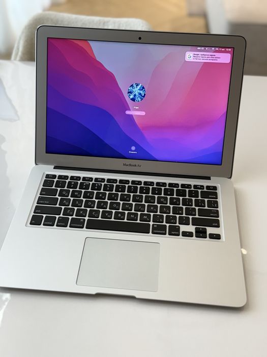 MacBook Air 13” (Early 2015)