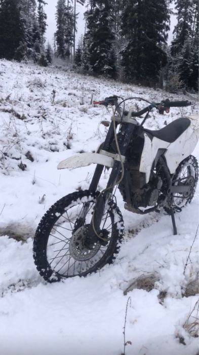 Vând cross 150 cc