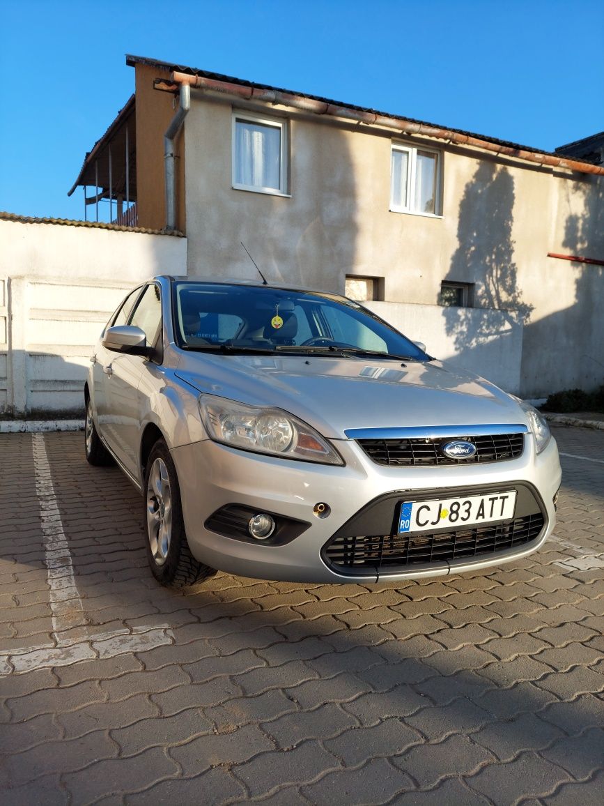 Vand Ford Focus 2009 ,1.6 benzina aspirat(motor foarte fiabil) !!!