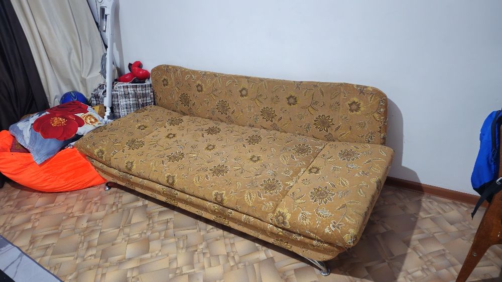 Отдам даром диван