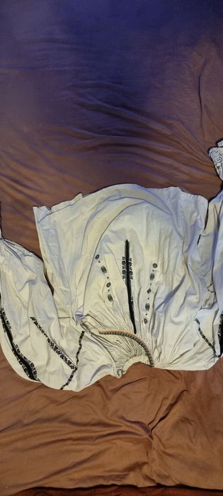 Vând ie originală de femeie din zona Padureni, jud. Hunedoara