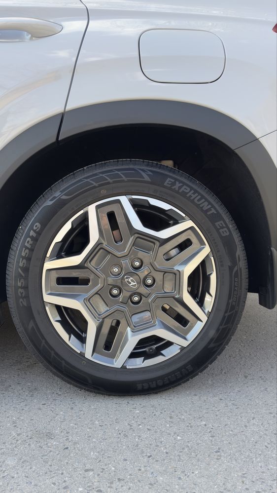 Hyudai Santafe 3.5 motor 2022 yangi 7 kishilik