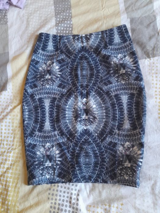 Пола  N&M има еластичност  в сиво