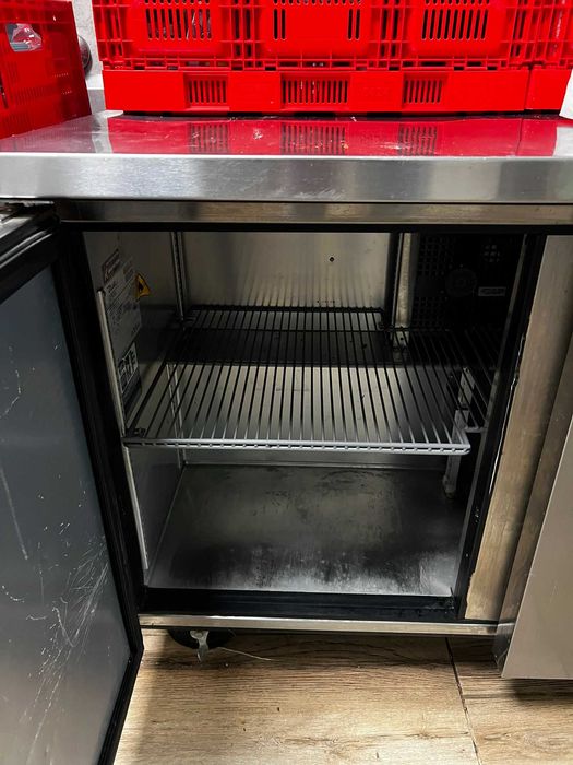 Хладилна работна маса с 2 крила - малка