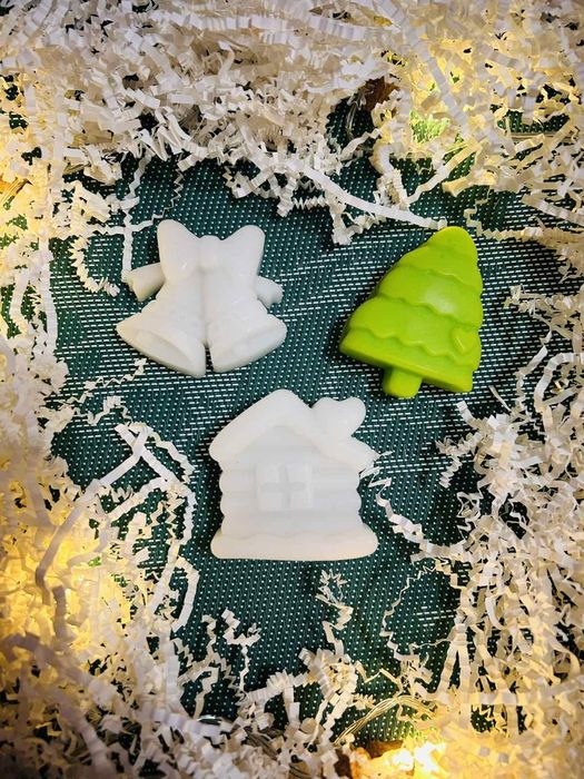 Коледни свещи. Малко коледно настроение