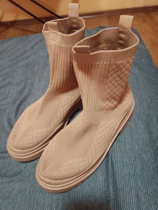 Дамски боти тип чорап чисто нови