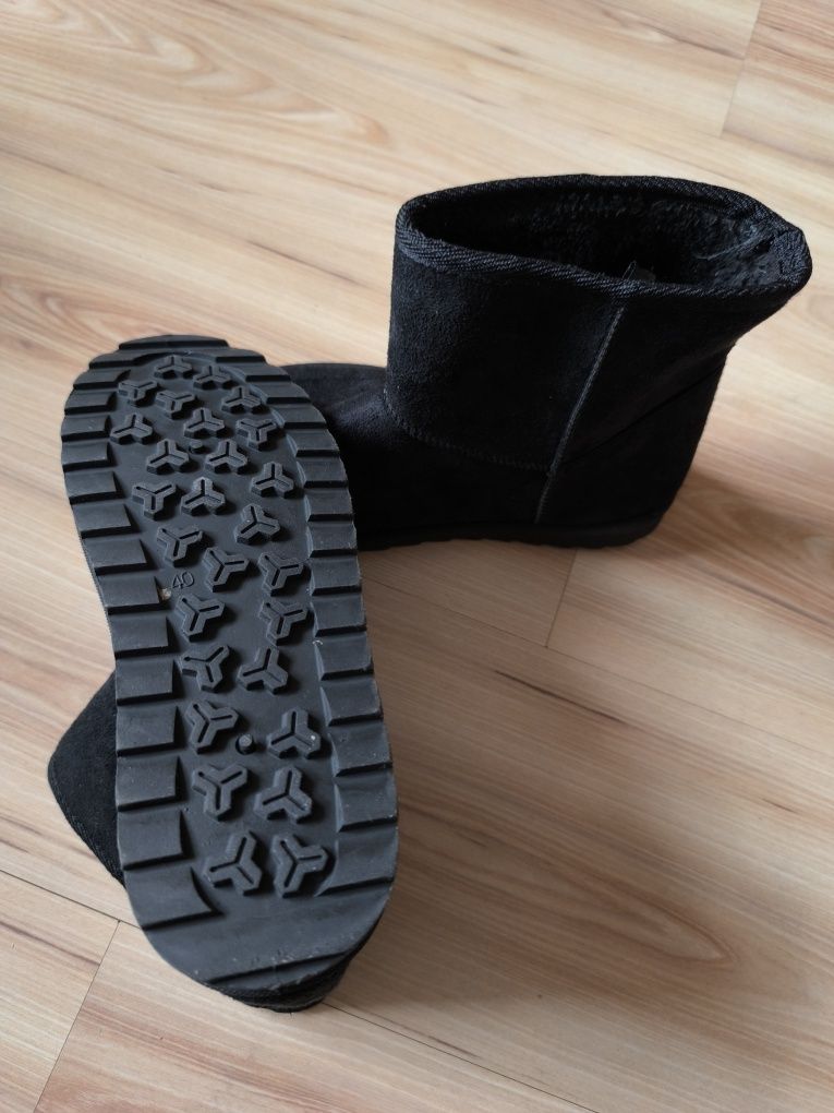 Ghete din sintetic  tip UGG