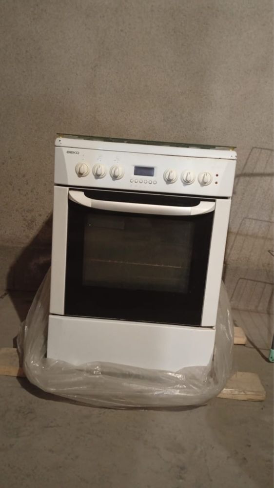 Продается плита Beko