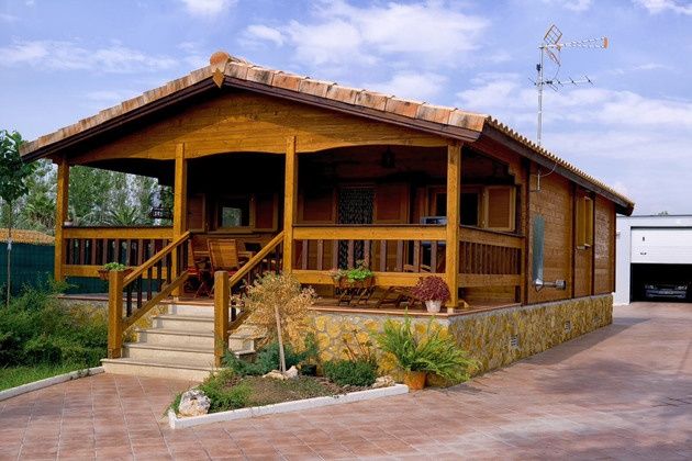 Vand cabane de grădina și de locuit