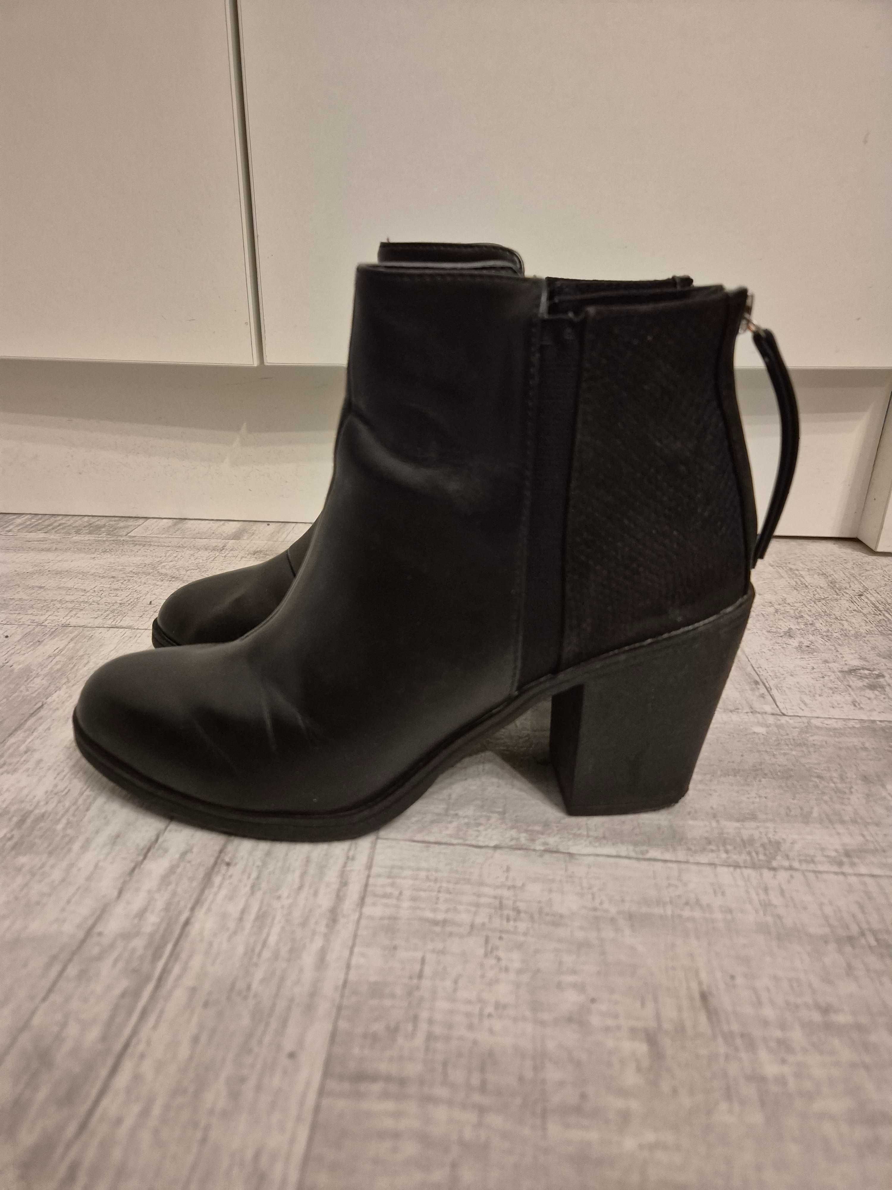 Botine/Pantofi dama H&M Divided nr. 39