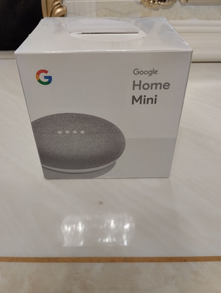 Умная колонка Google Home Mini