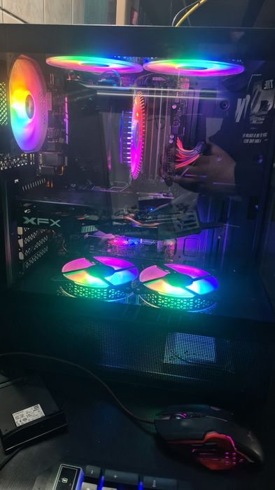 Unitate PC Gaming I7 Gen 8 video 8GB RX 580 16GB RAM SSD