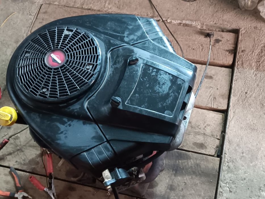 Tractoras iarba si gazon MOTOR 2 Pistoane