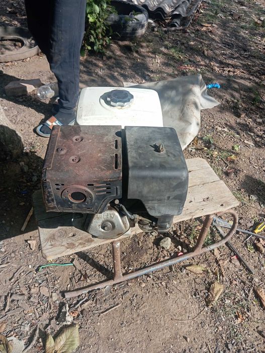 Vând motor moto generator Honda 13 k