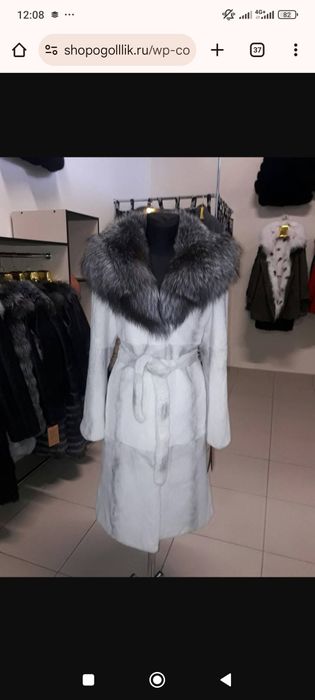 Продам новую белую шубу бобрик с капюшоном из чернобурки