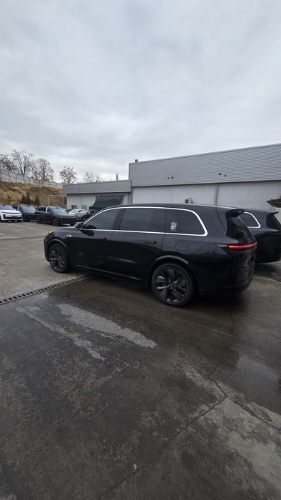 Li 9 Ultra. 2025. Tez sotiladi. Trade-in bor.