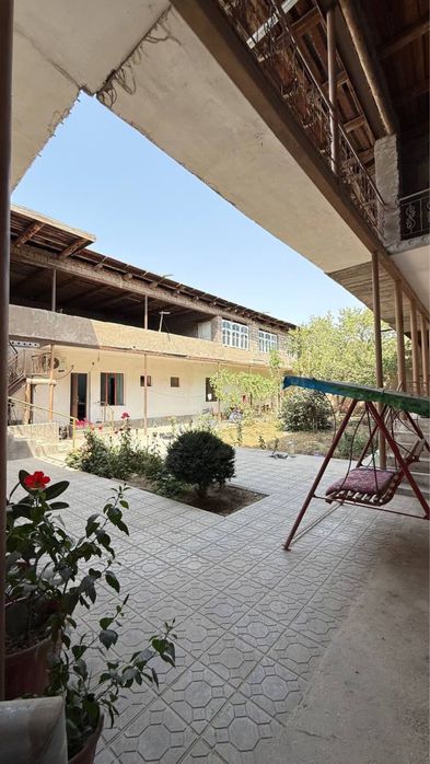 Уй сотилади, Шахар марказида,  7 сотох 2 каватли 10 хоналик