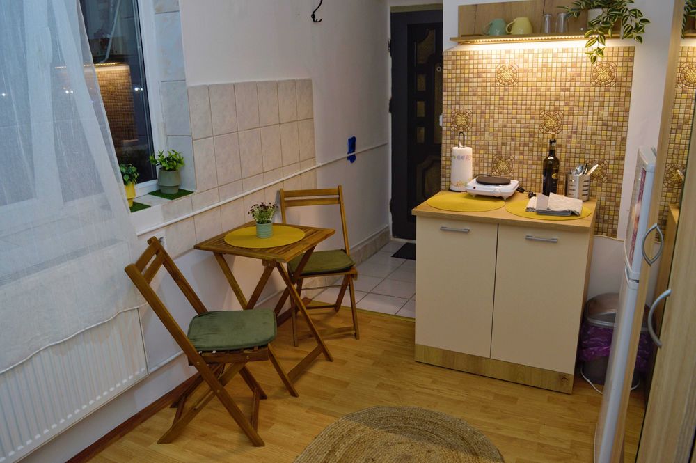 Închiriez garsonieră, semi-central, zona Calea Șagului