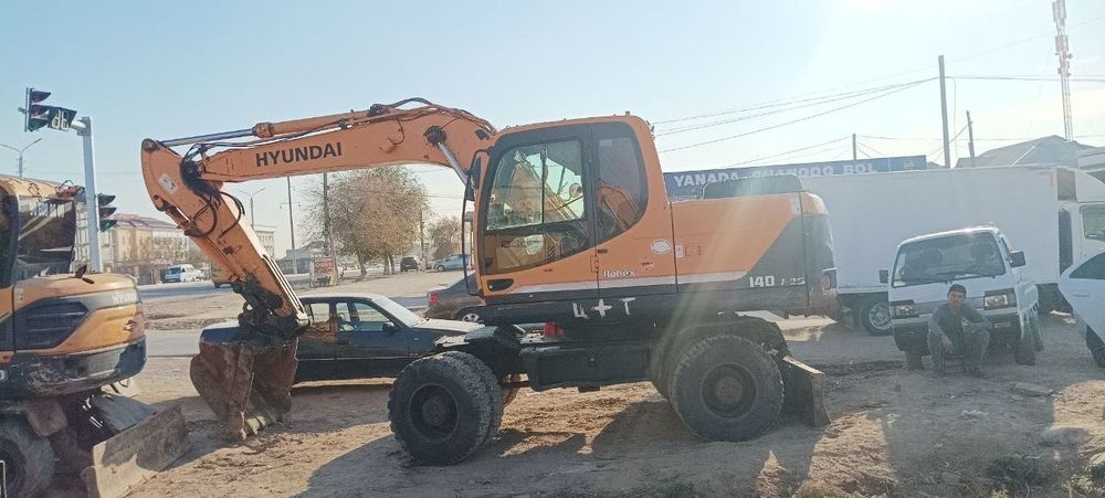 Hyundai R140W-95