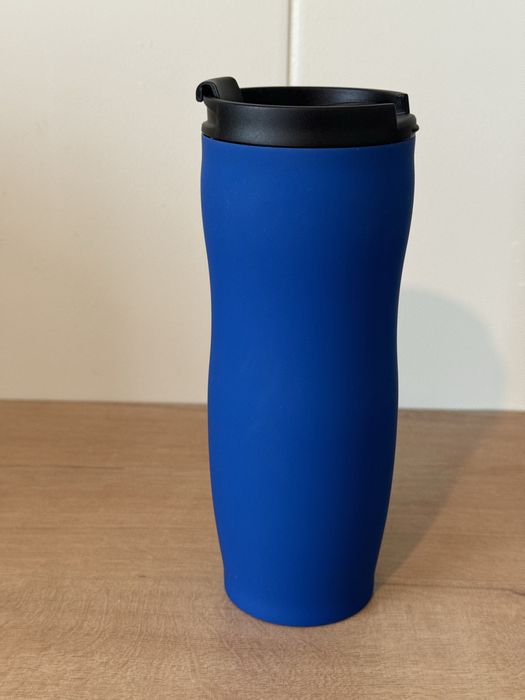 Продам новый термос 2000