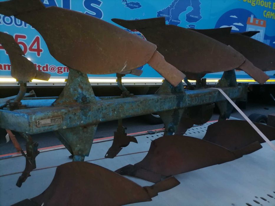 Vand plug Lemken foarte solid, reversibil cu trei trupite