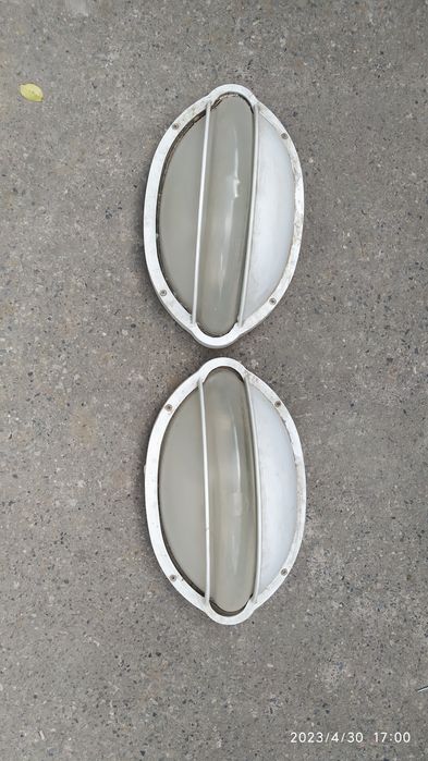 светильники уличные 2 шт.