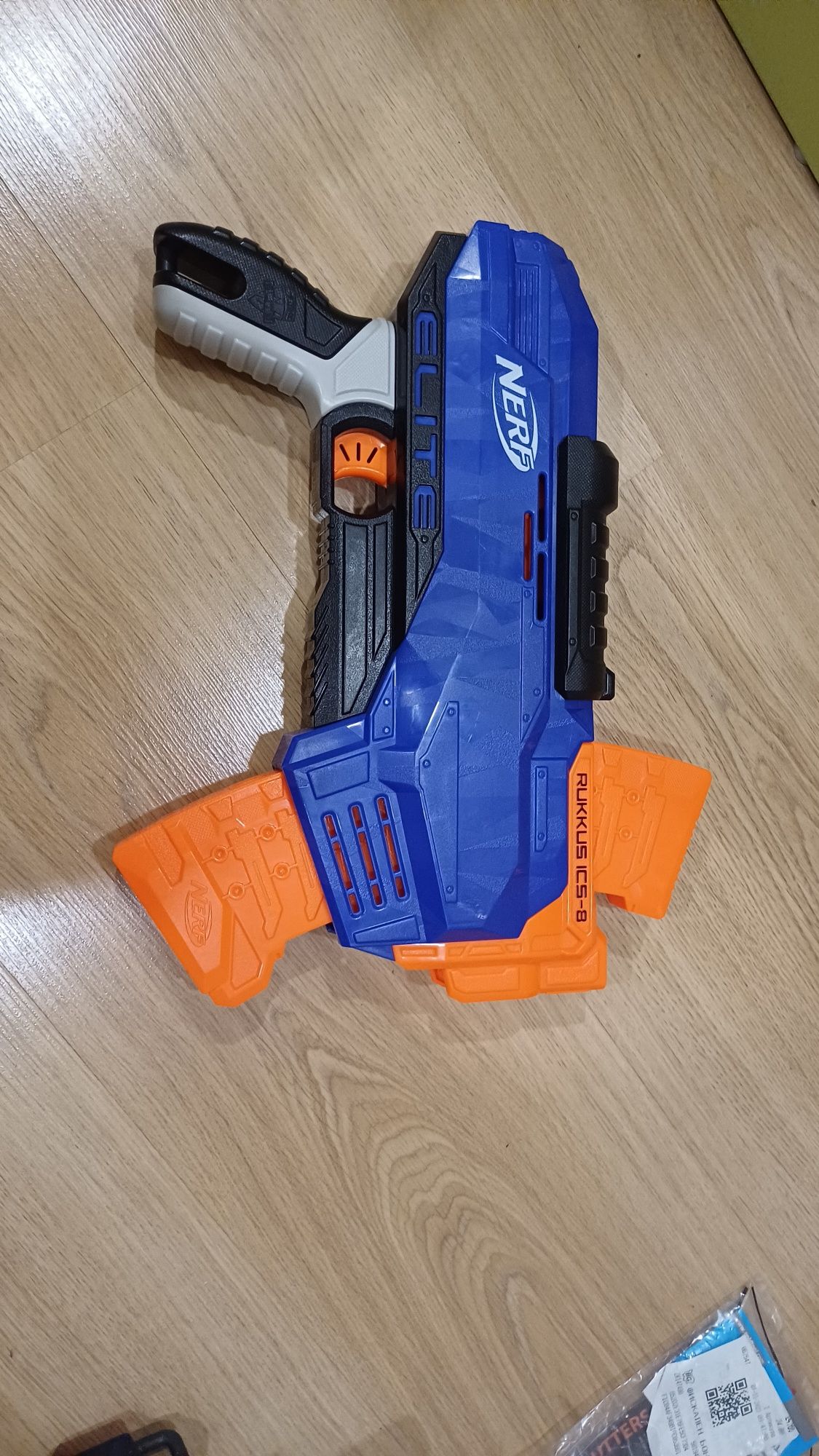 Nerf Бластери и аксесоари