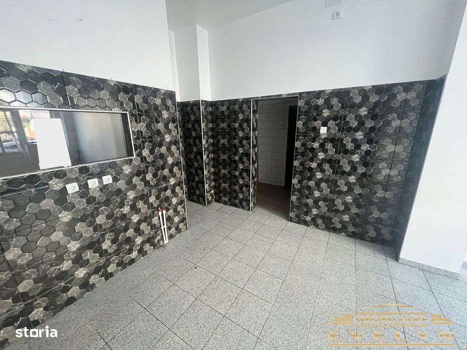 De Vanzare Spatiu Comercial, Zona Imparat Traian ( la 2 min. de MALL