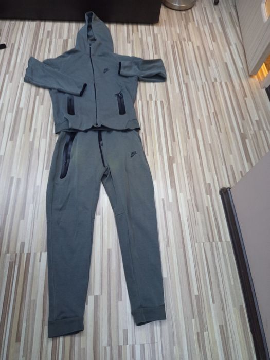 Комплект NIKE TECH,размер S,цена 50лв