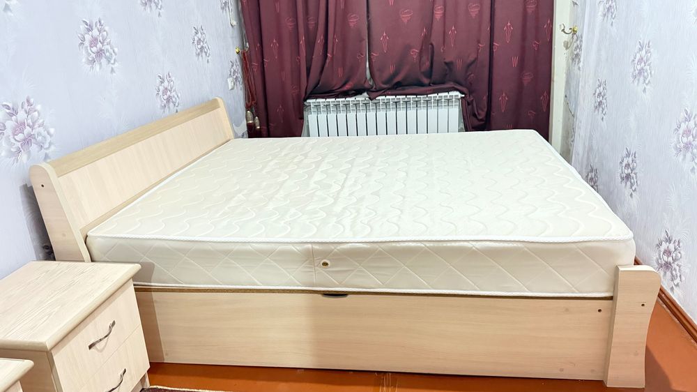 Спальный гарнитур Б/У