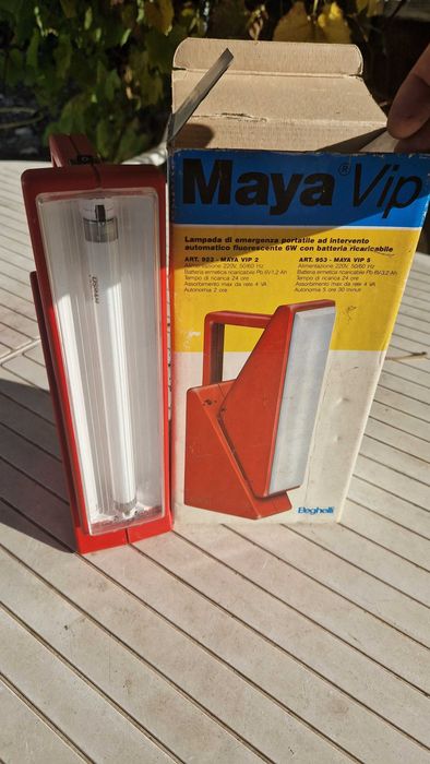 Maya Vip
Lampă de urgență portabilă