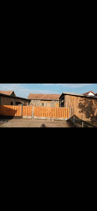 Casă de vânzare și pământ în Leorinț