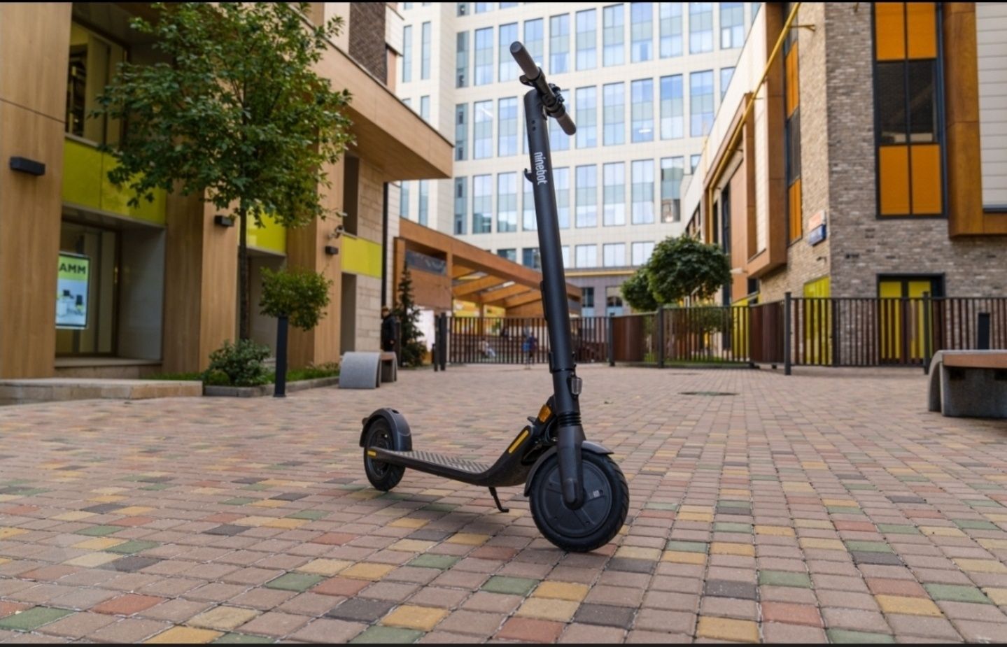 Шикарный электросамокат Ninebot E25 by Segway