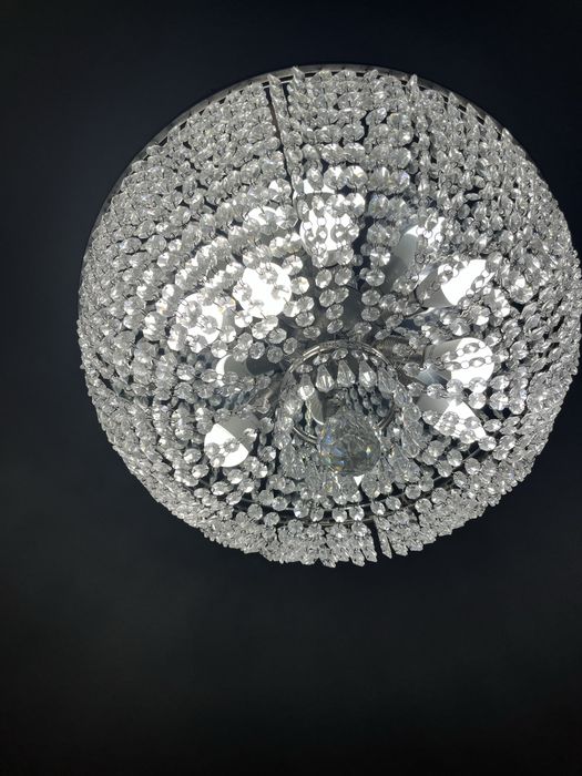 Продается хрустальная люстра