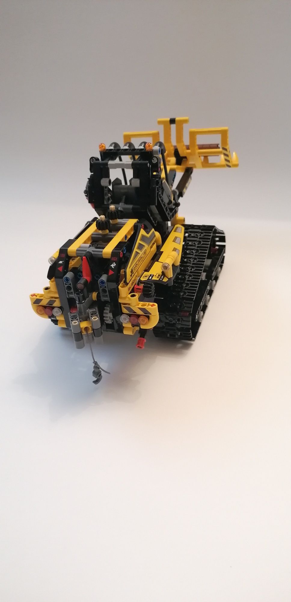 Lego Technic încărcător pe șenile 42094