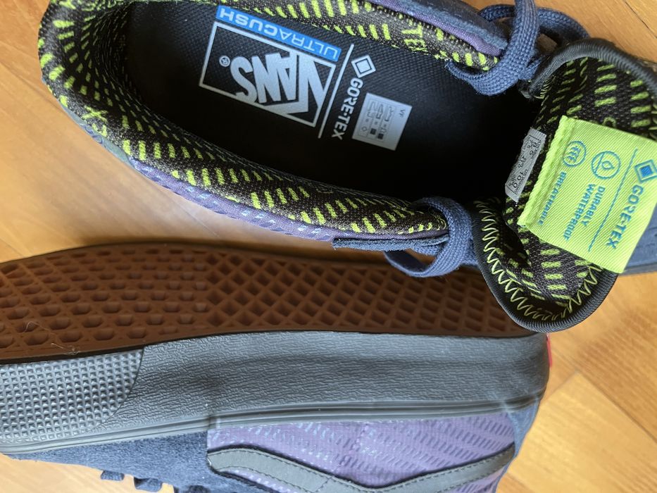Adidasi Vans.