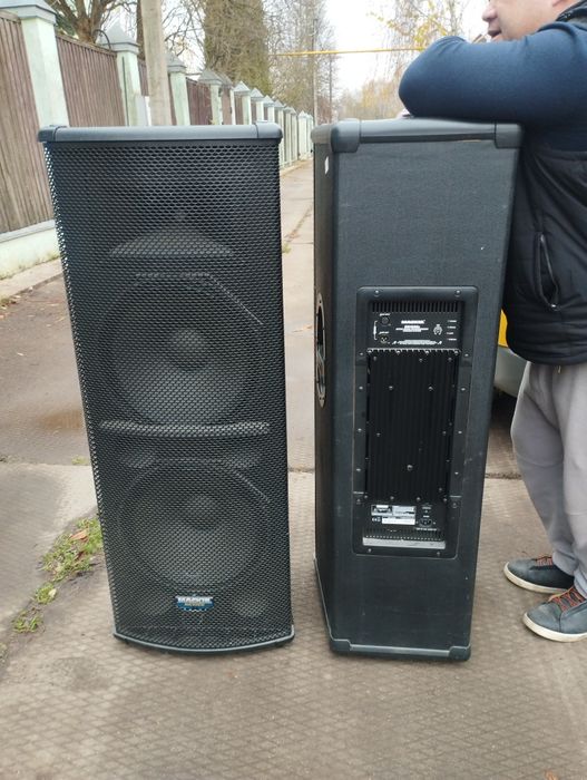 Mackiy 1522 активный колонки