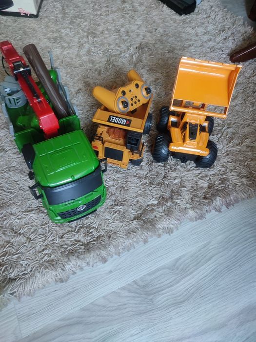 Продам игрушки машинки на пульте