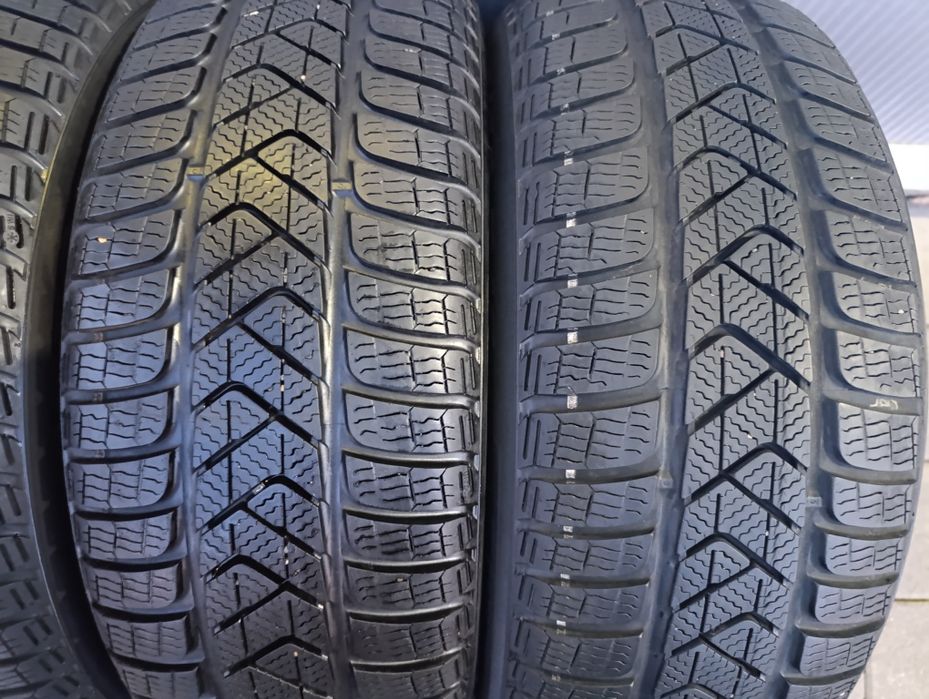 Anvelope de iarnă 215 60 16 Pirelli Winter Sottozero 3