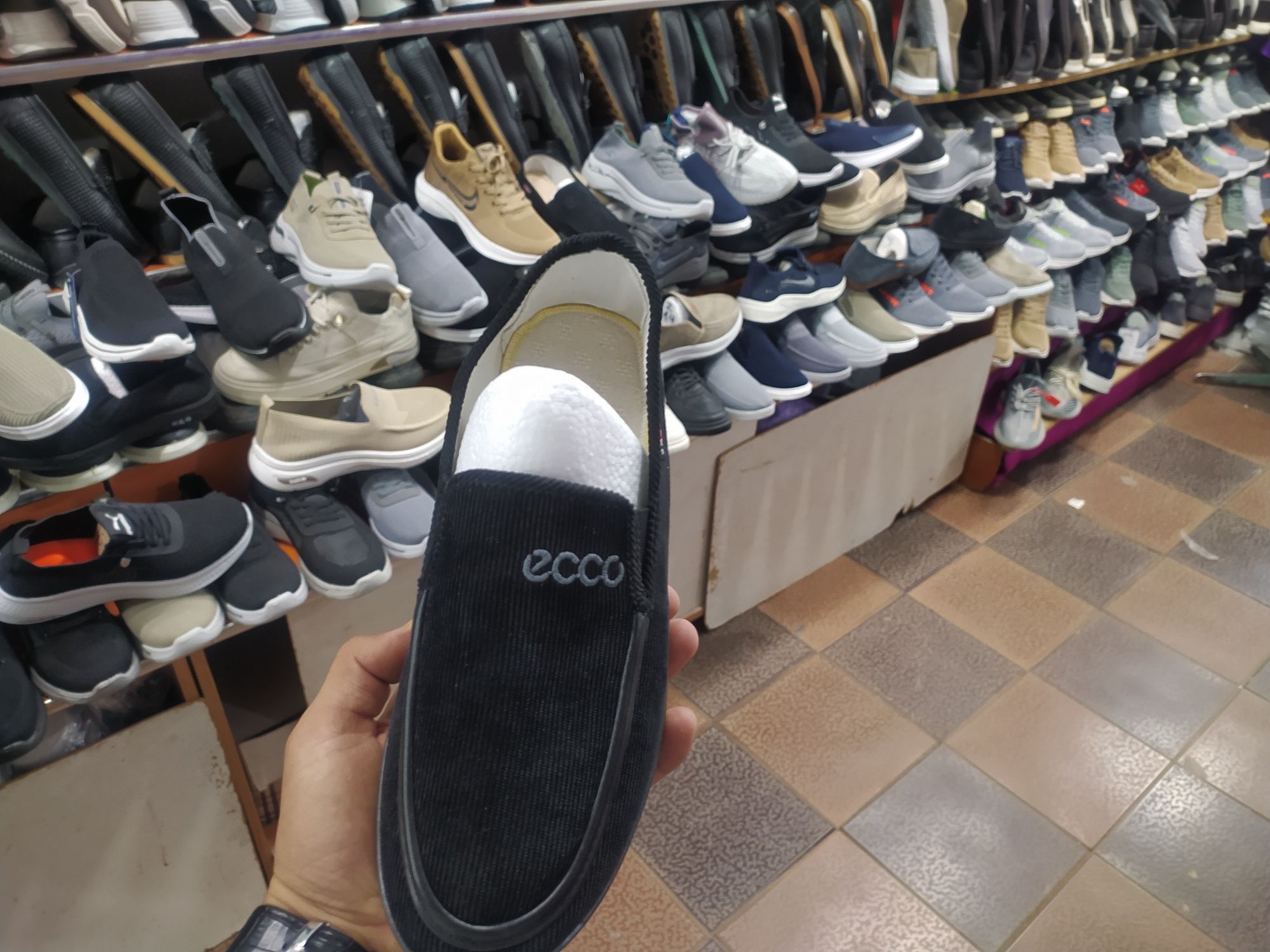 Xitoy oyoq kiyimlar