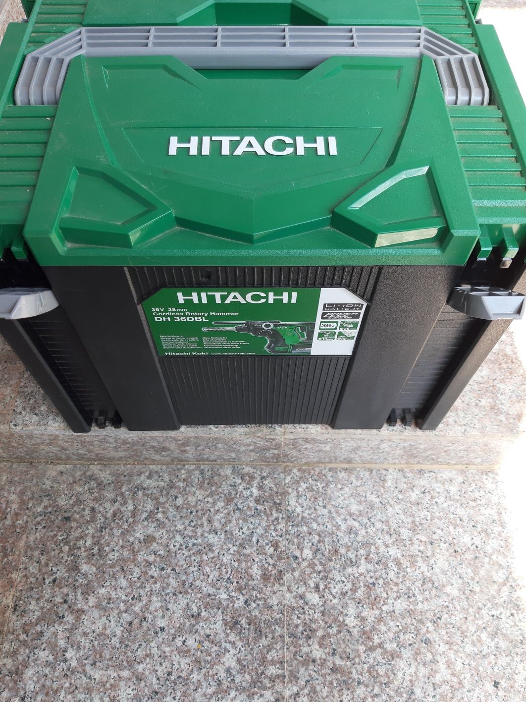 Hitachi rotopercutor pe acumulatori nou.