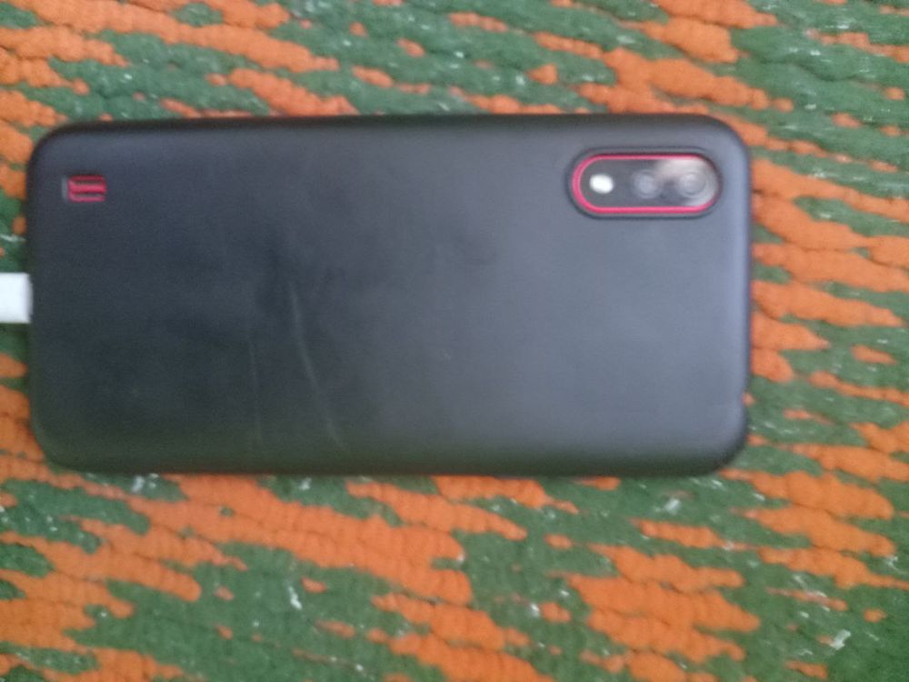Samsung a01 sotiladi 16talik
