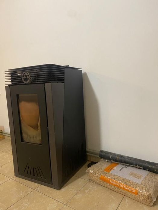 Vând sobă pe peleți-defecta